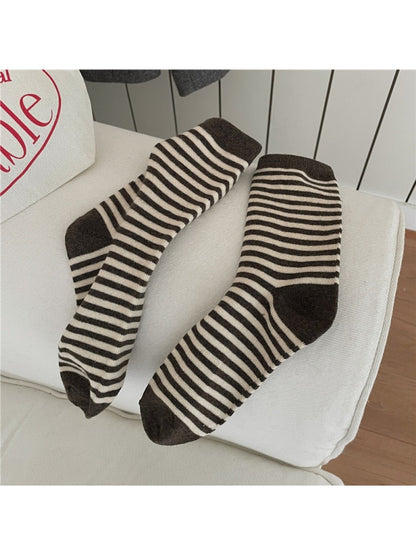Rufia - Minimal Contrast Stripe Crew Socks