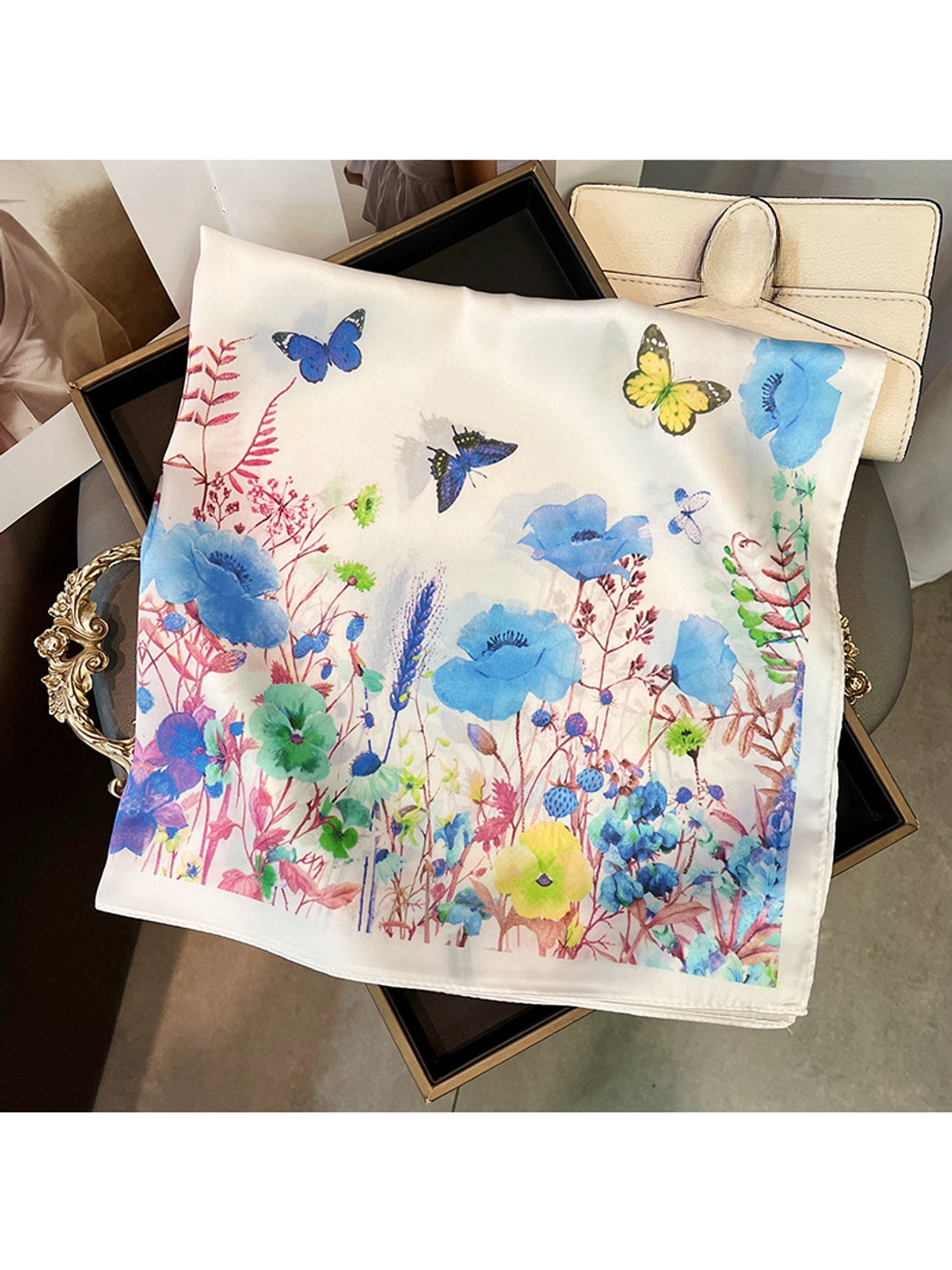 Scarvii - Retro Butterfly Floral Neck Square Scarf