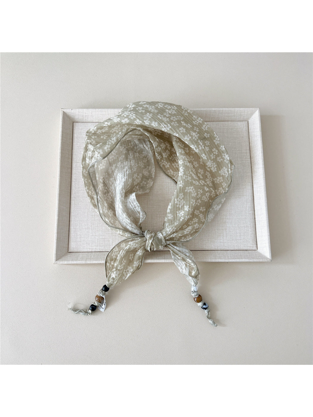 Scarvii - Retro Prin Bead Tip Triangular Scarf