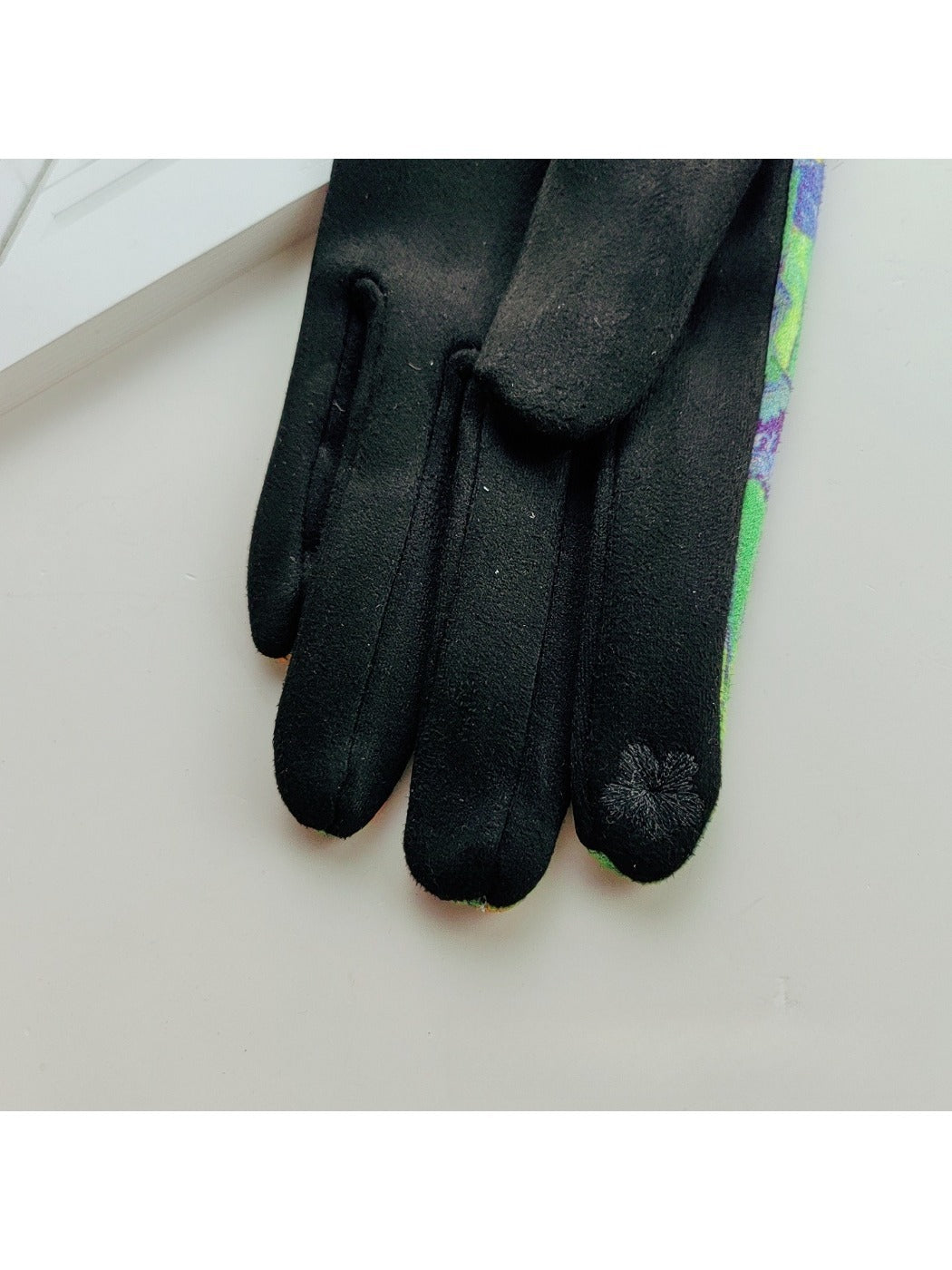 Gloving - Art Print Winter Touchscreen Gloves