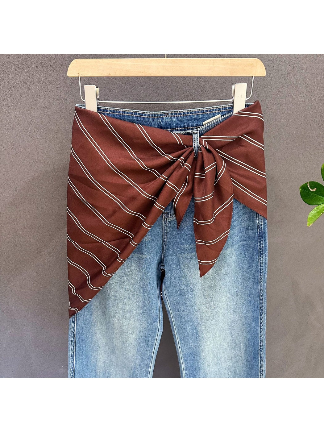 Scarvii - Simple Diagonal Stripe Triangle Bandana