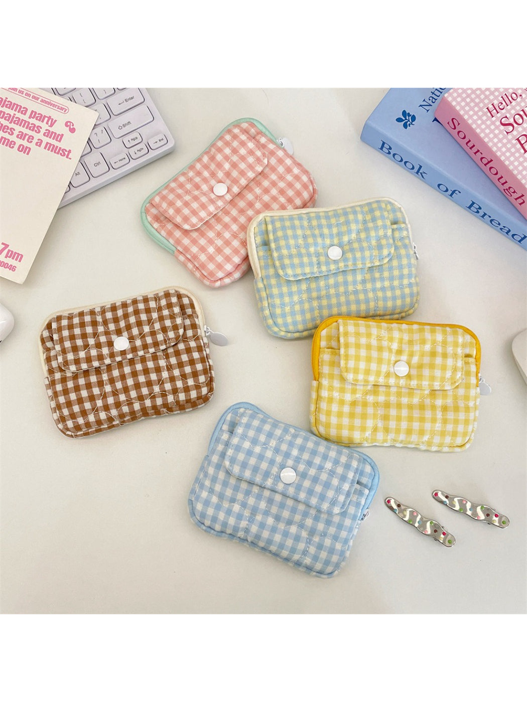 Cosbai gingham quilted mini card pouch front view