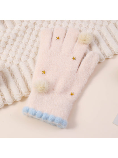 Gloving – Plush Star Accent Winter Gloves