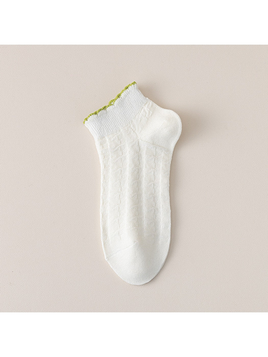 Rufia - Scalloped Cuff Solid Color Low Ankle Socks