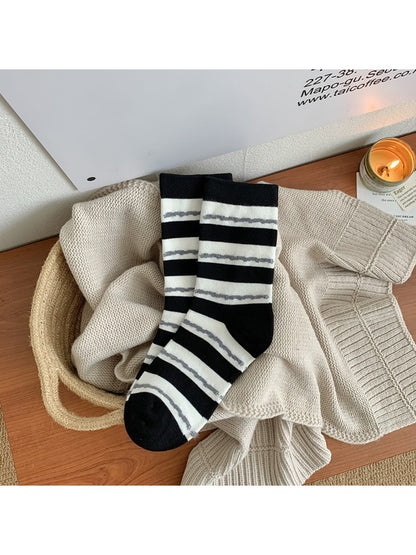 Rufia - Slouchy Colorblock Stripe Crew Socks product image 6