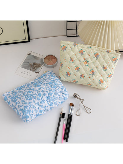 Cosbai - Rustic Style Floral Pattern Quilted Zip Pouch