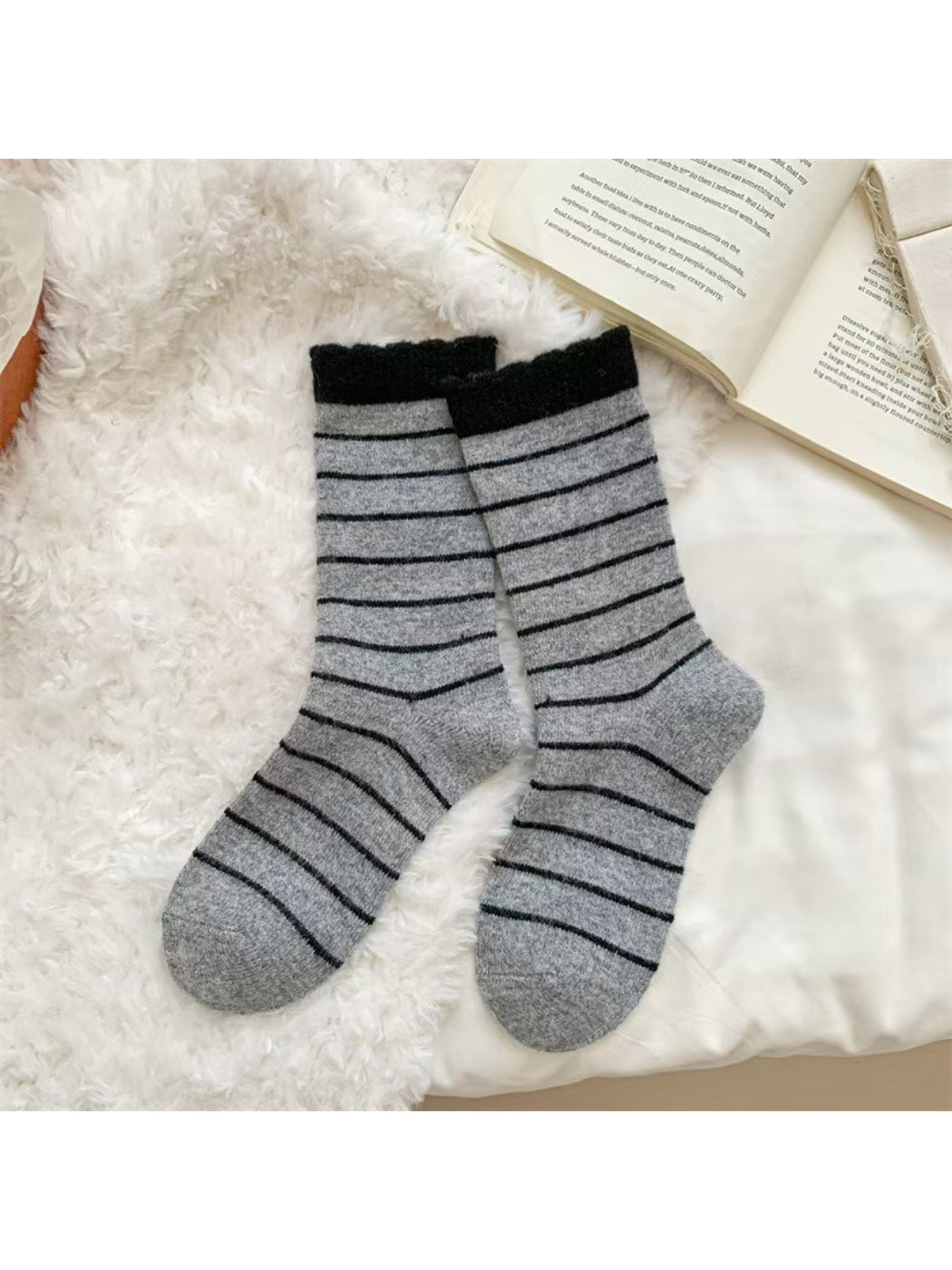Rufia - Simple Cozy Pinstripe Crew Socks