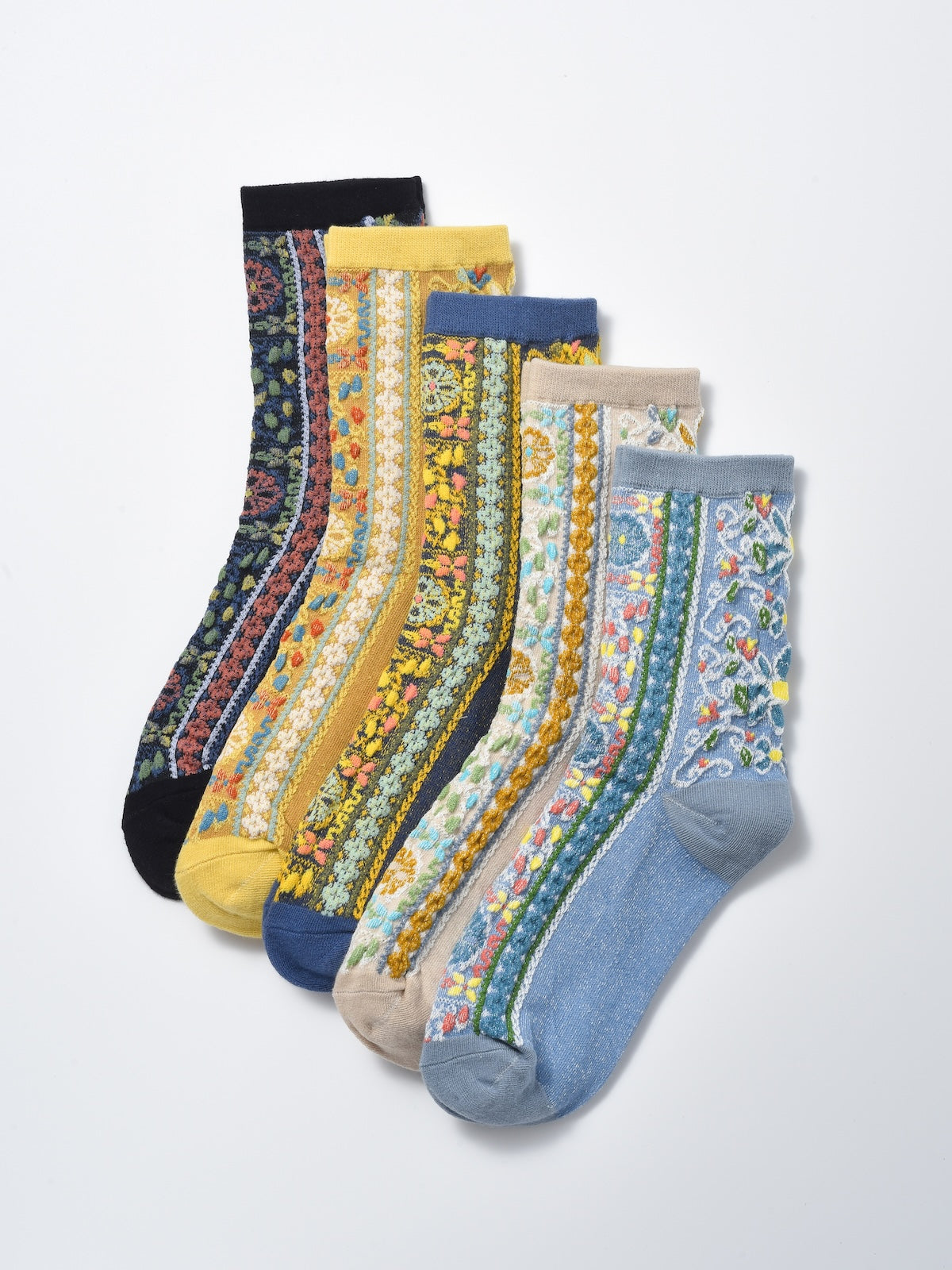 Rufia - Boho Tapestry Embroidery Crew Socks