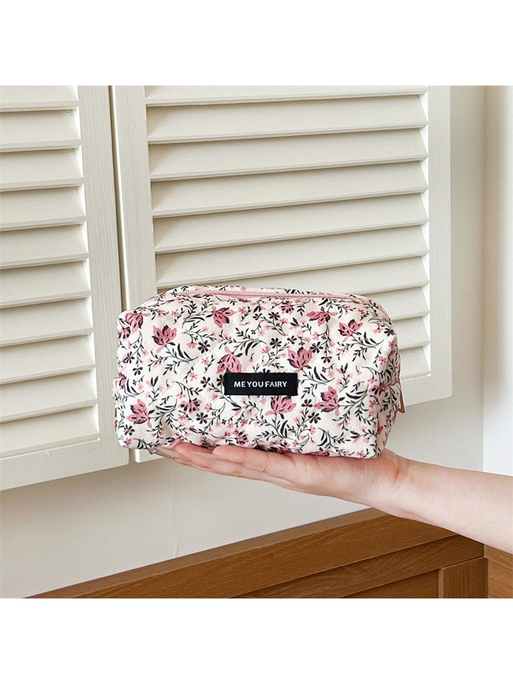 Cosbai - Floral Pattern Handheld Makeup Bag