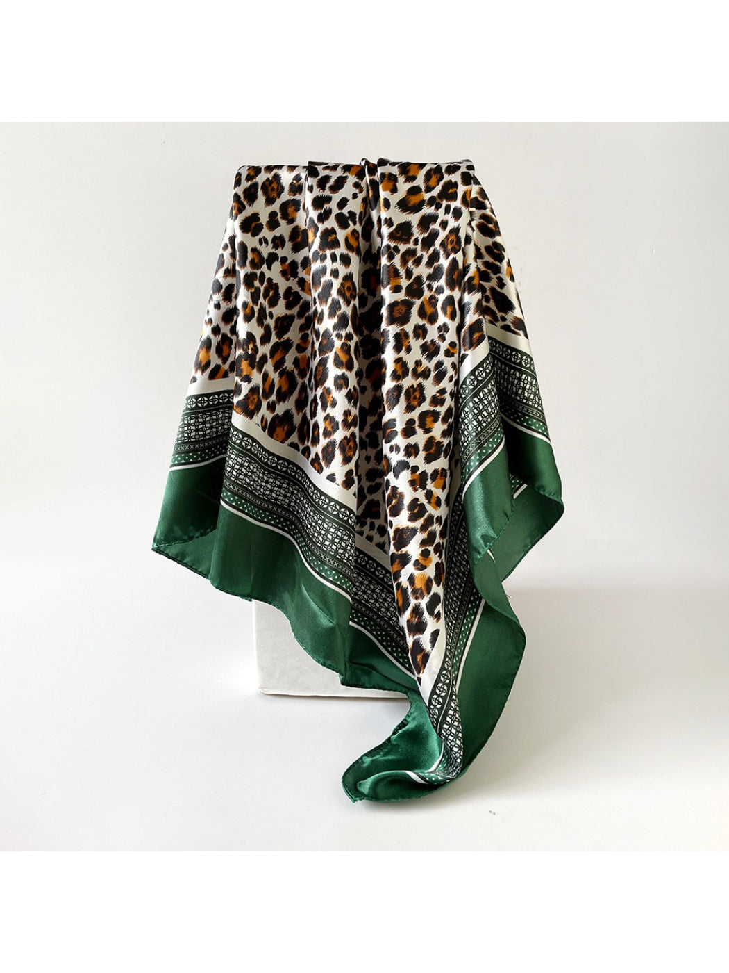 Scarvii - Leopard Border Accent Square Scarf