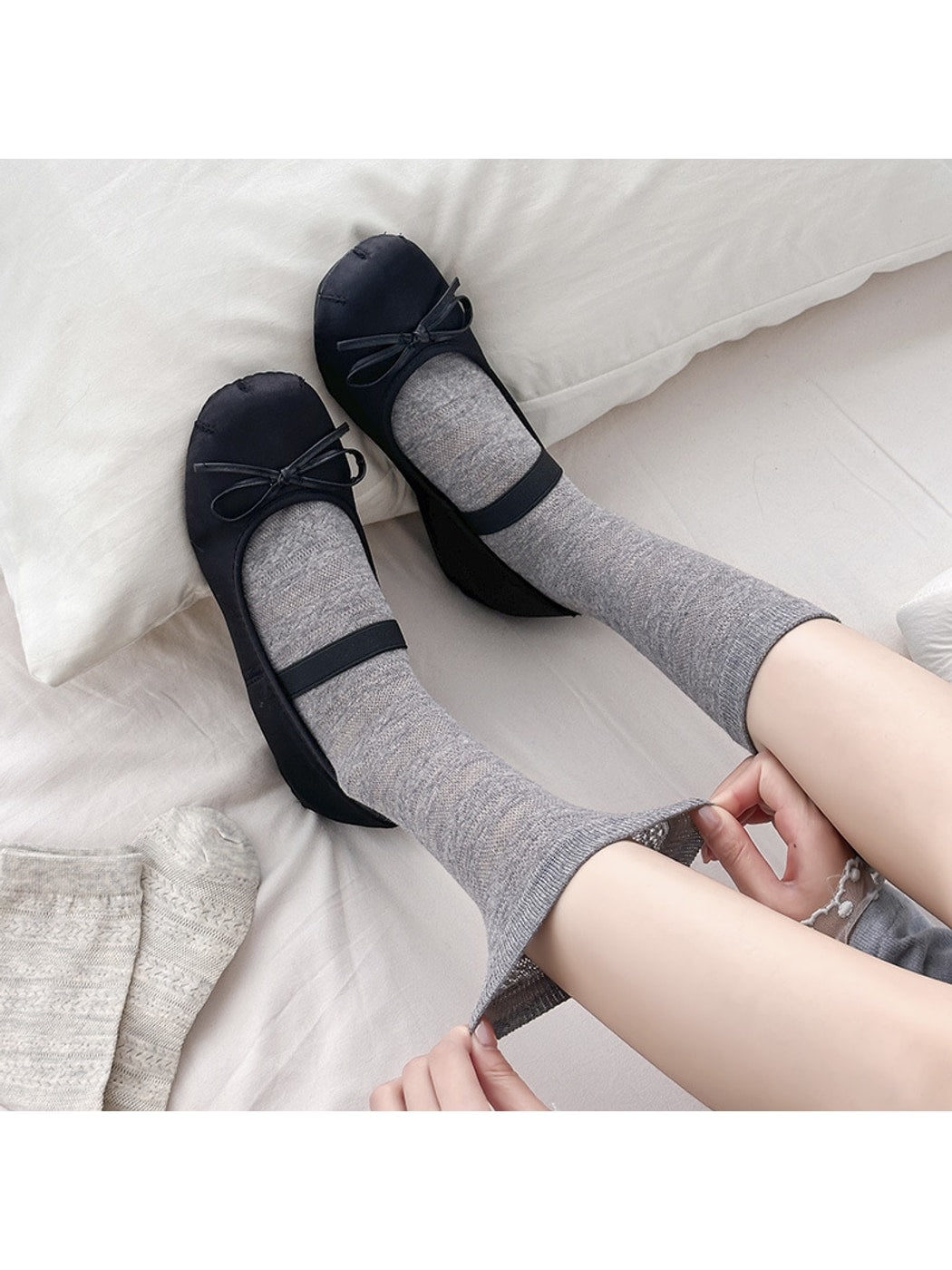 Rufia - Gentle Muted Geometric Openwork Crew Socks