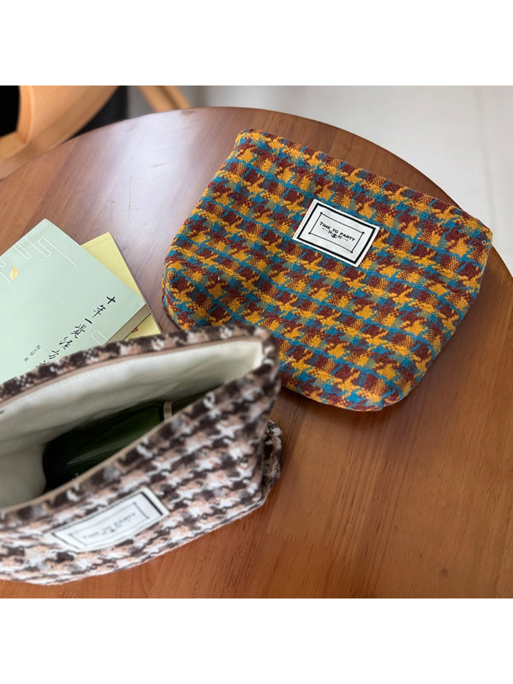 Cosbai - Vintage Check Zip Pouch