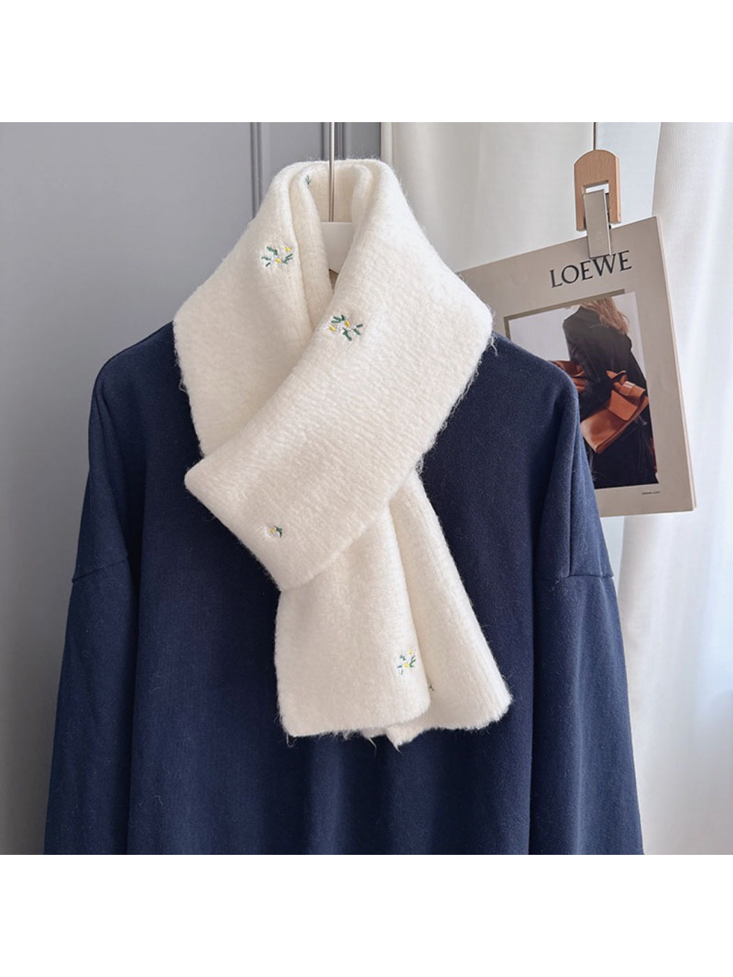 Scarvii - Soft Floral Detail Knit Scarf