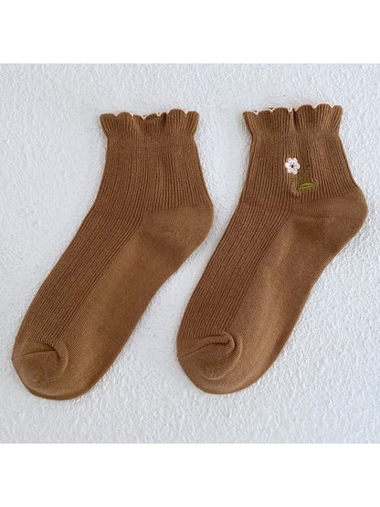 Rufia - Scalloped Floral Embroidered Ankle Socks