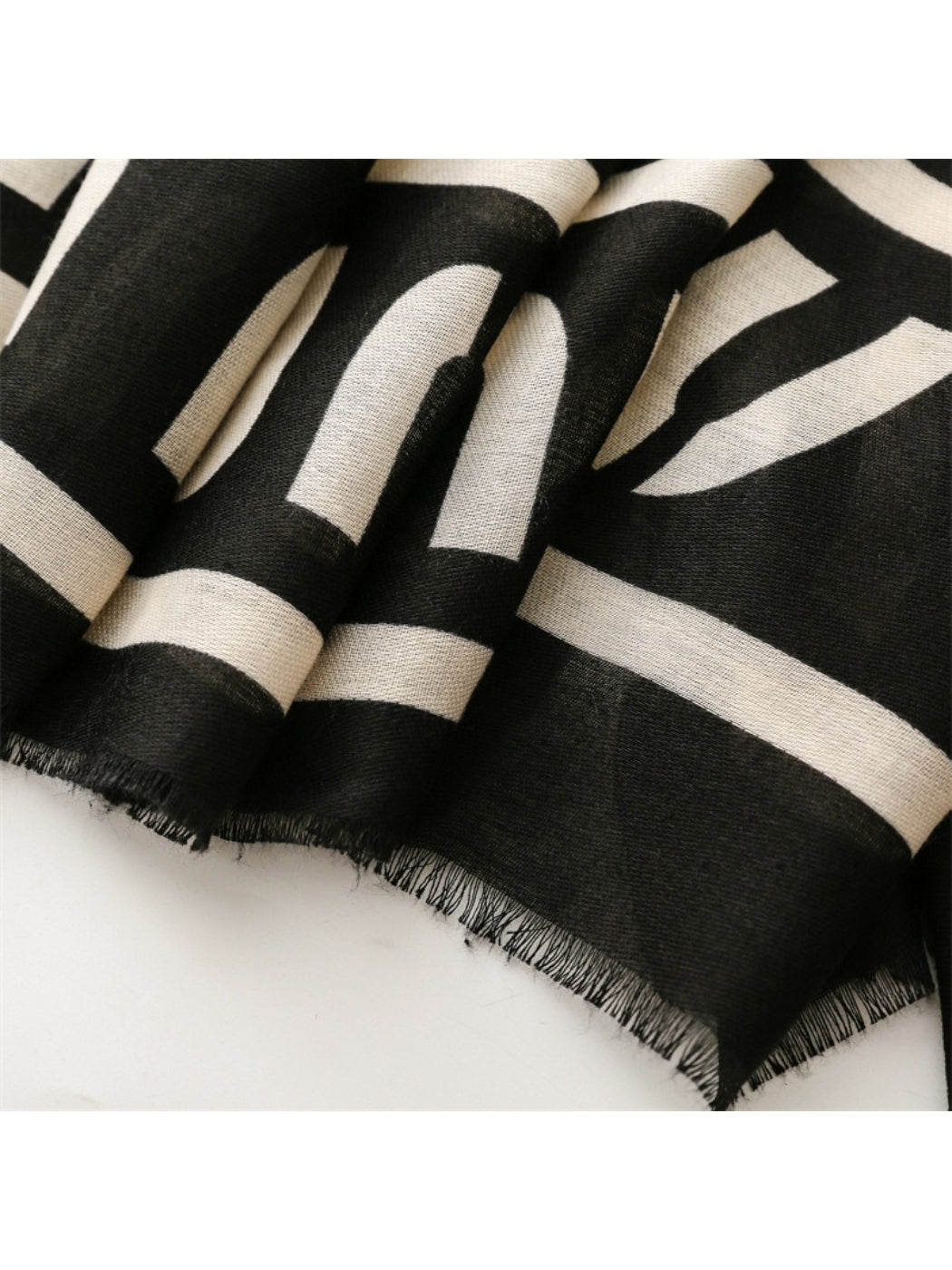 Scarvii - Graphic Stripe Pattern Everyday Scarf