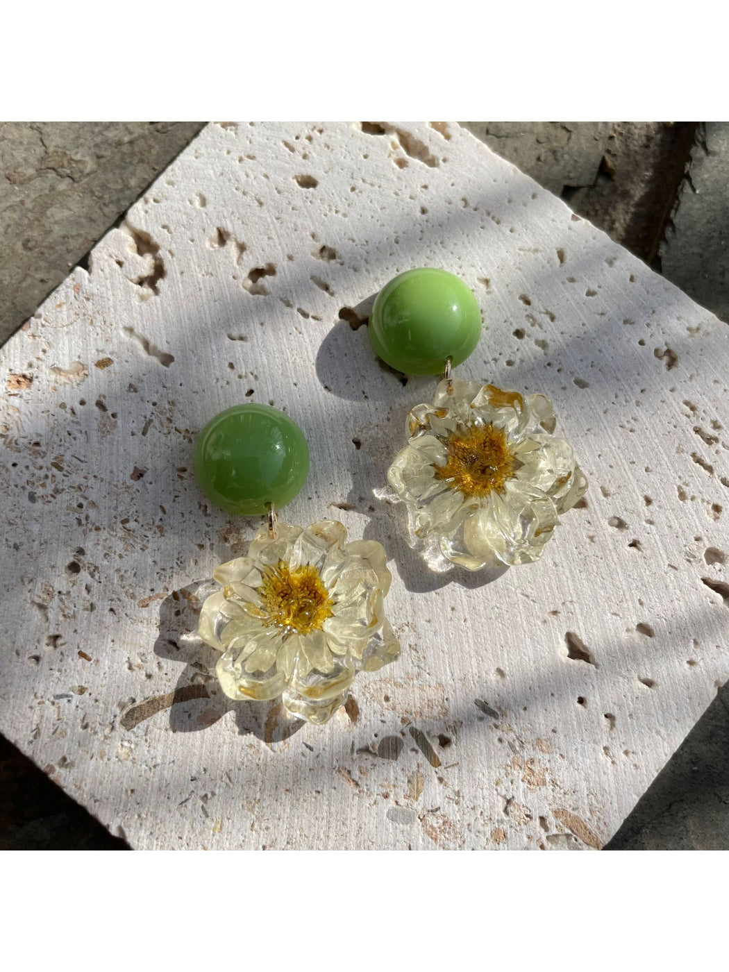 Earwish - Daisy Flower Drop Earrings