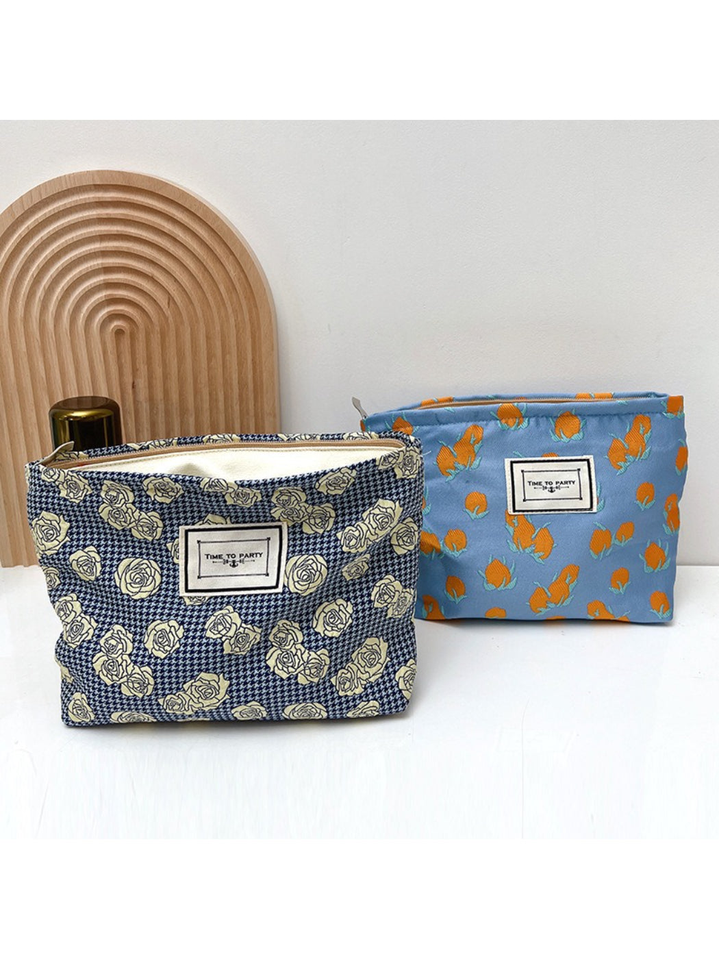 Cosbai - Vintage Rose Print Zipper Pouch