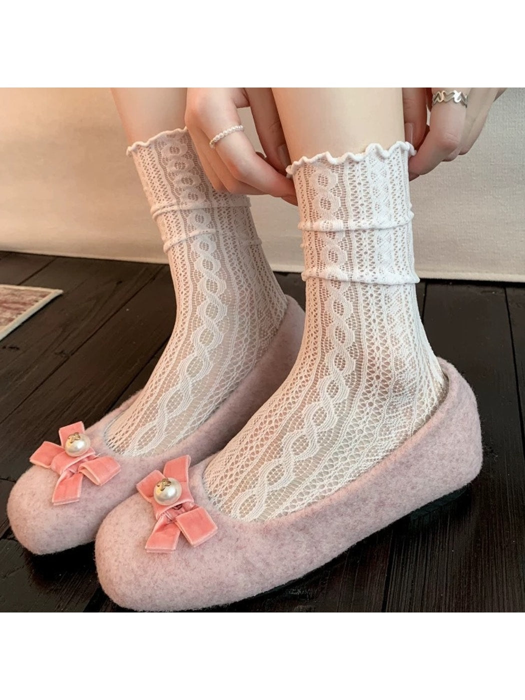 Rufia - Elegant Lace Hollow Ruffle Crew Socks