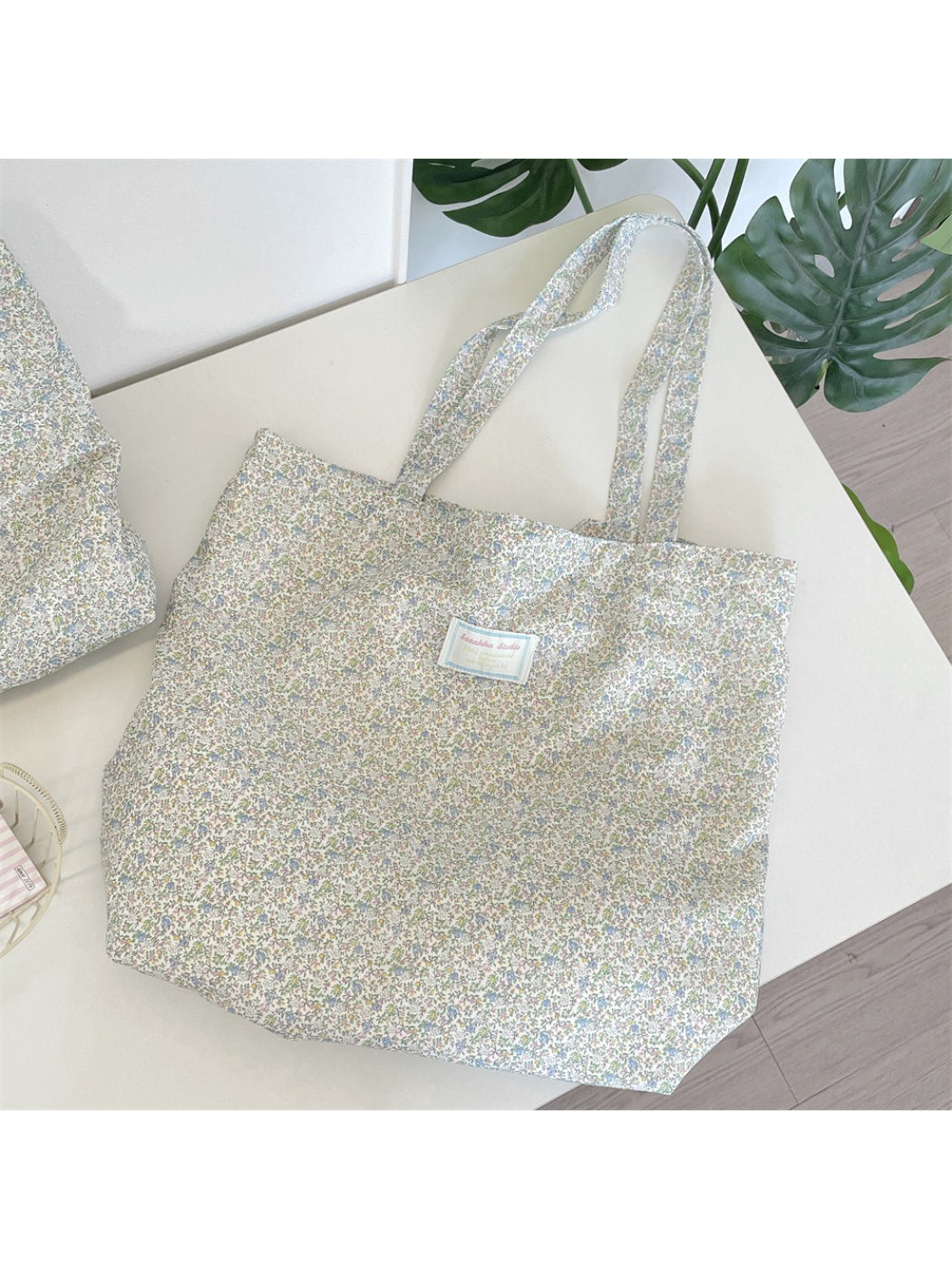Cosbai - Ditsy Floral Pattern Slouchy Style Tote Bag