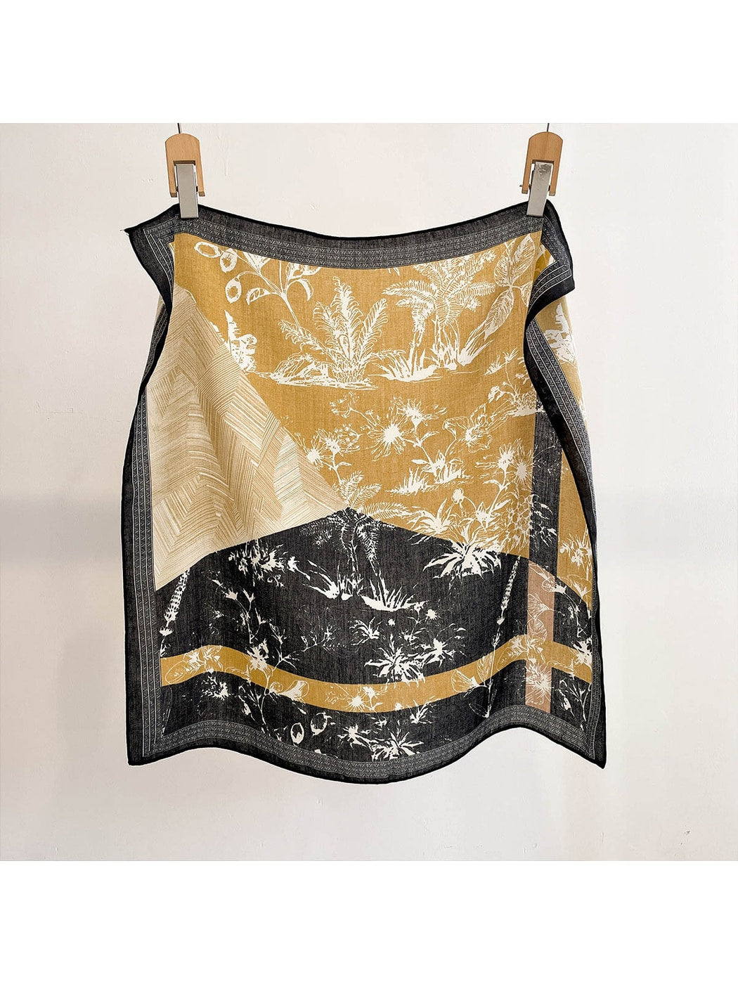 Scarvii - Elegant Plant Spliced Print Square Scarf