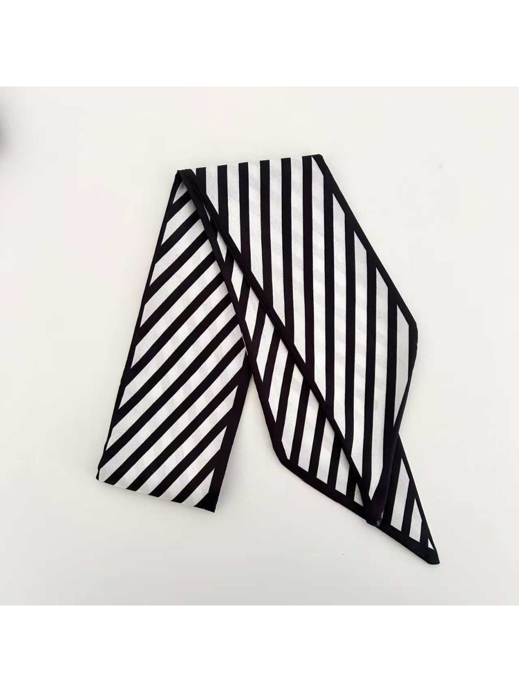 Scarvii - Bold Monochrome Pattern Skinny textile accessory detail view 5