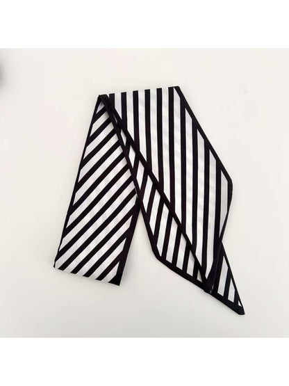 Scarvii - Bold Monochrome Pattern Skinny textile accessory detail view 5