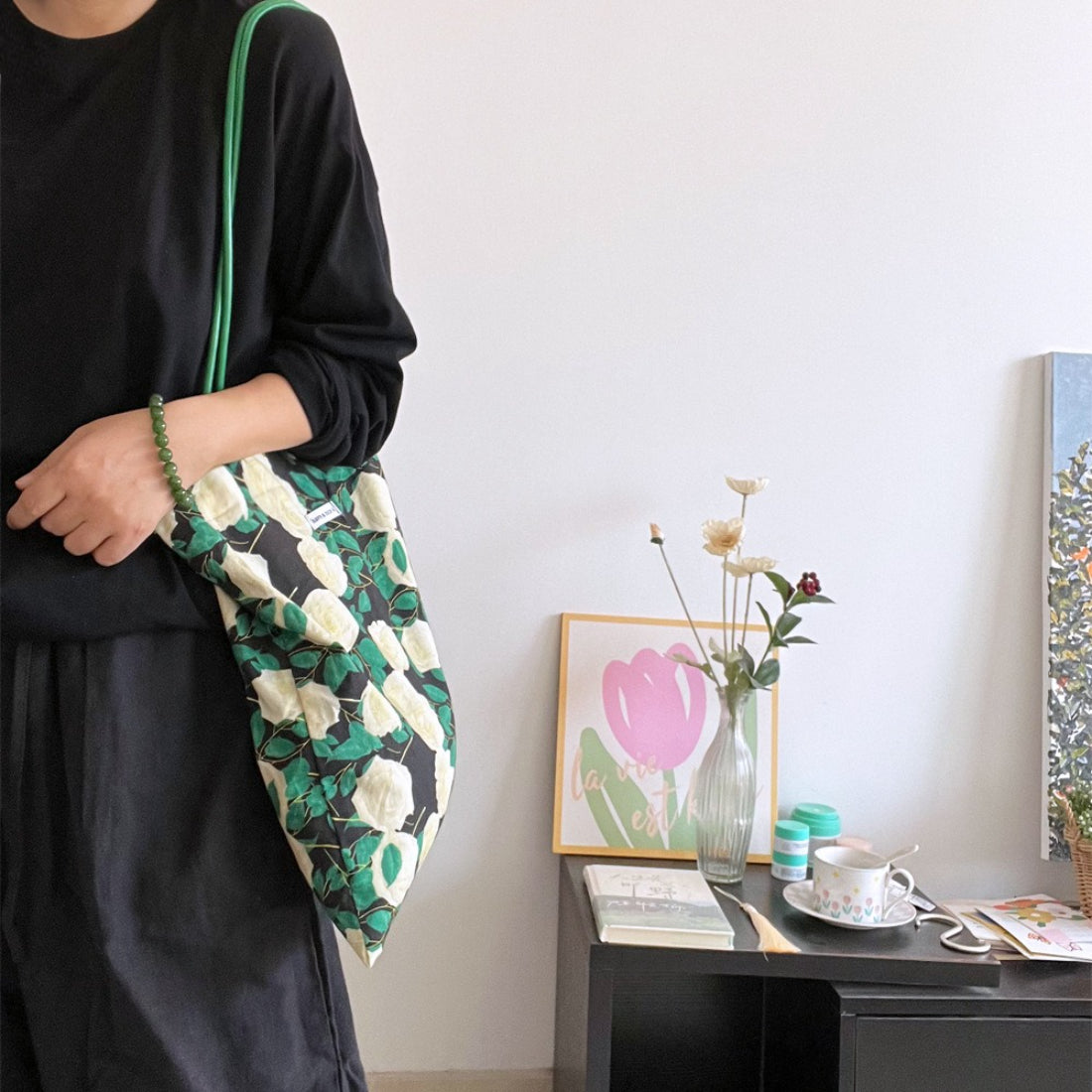 Rose Print Shoulder Tote Bag detail view
