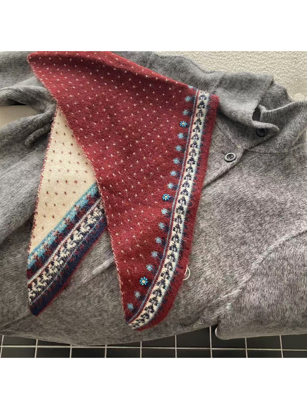 Scarvii - Floral Border Triangle Knit Scarf