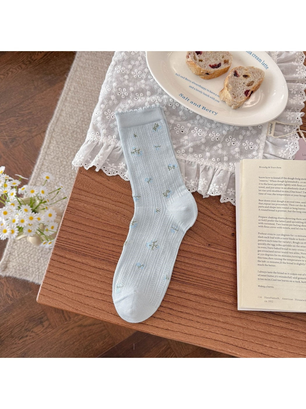 Rufia - Ditsy Floral Scalloped Trim Socks