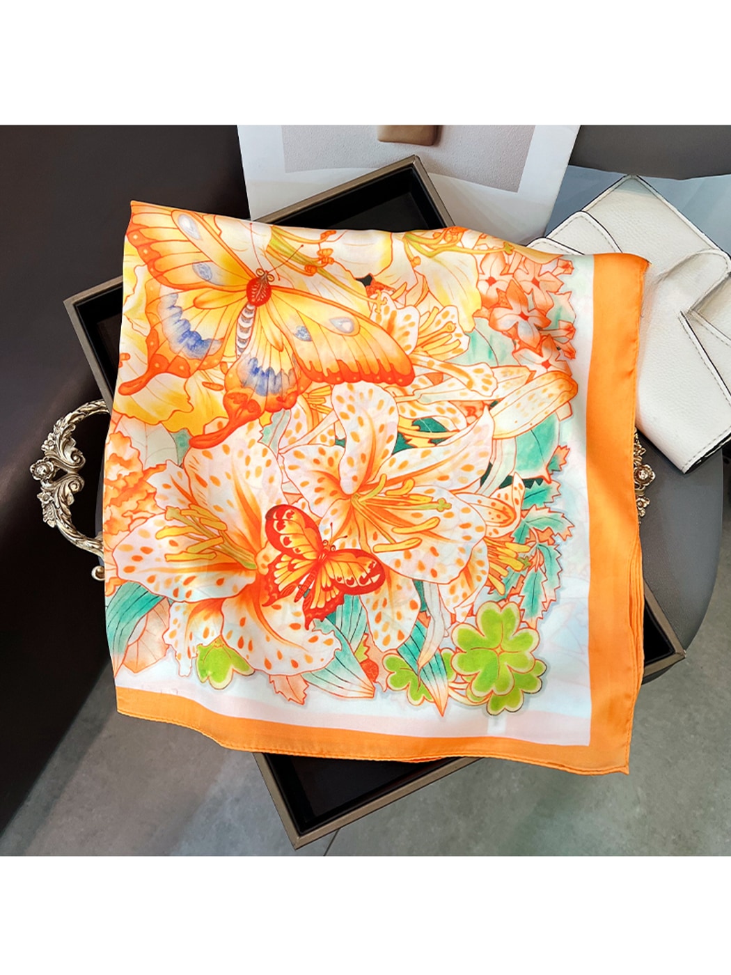 Scarvii - Butterfly Print Casual Fashion Square Scarf