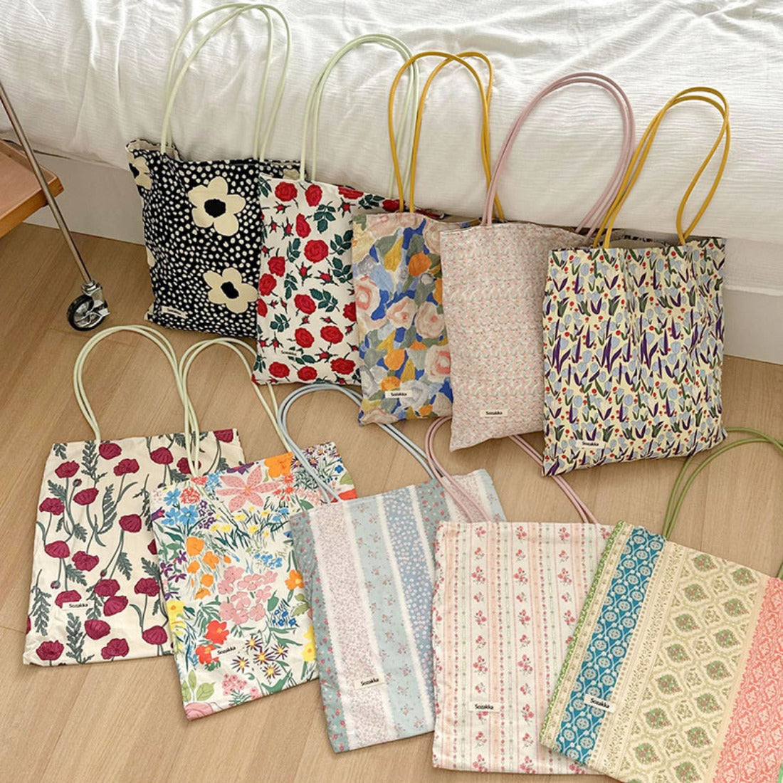 Cosbai - Floral Medium Tote Bag