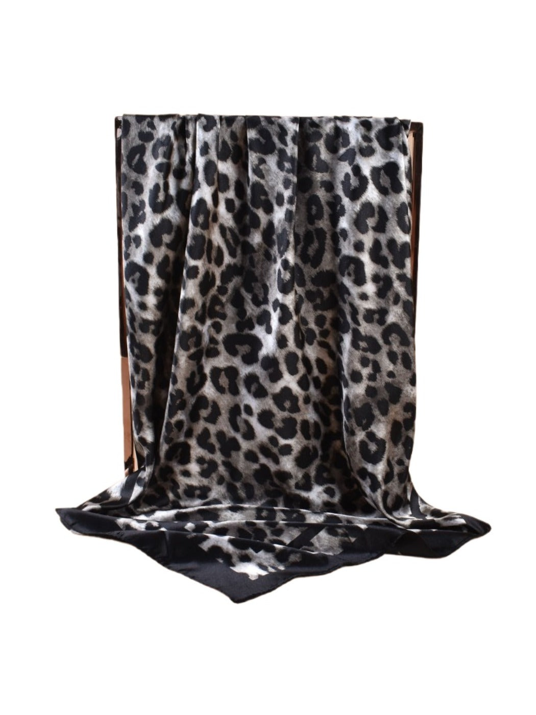 Scarvii - Square Scarf with Leopard Print