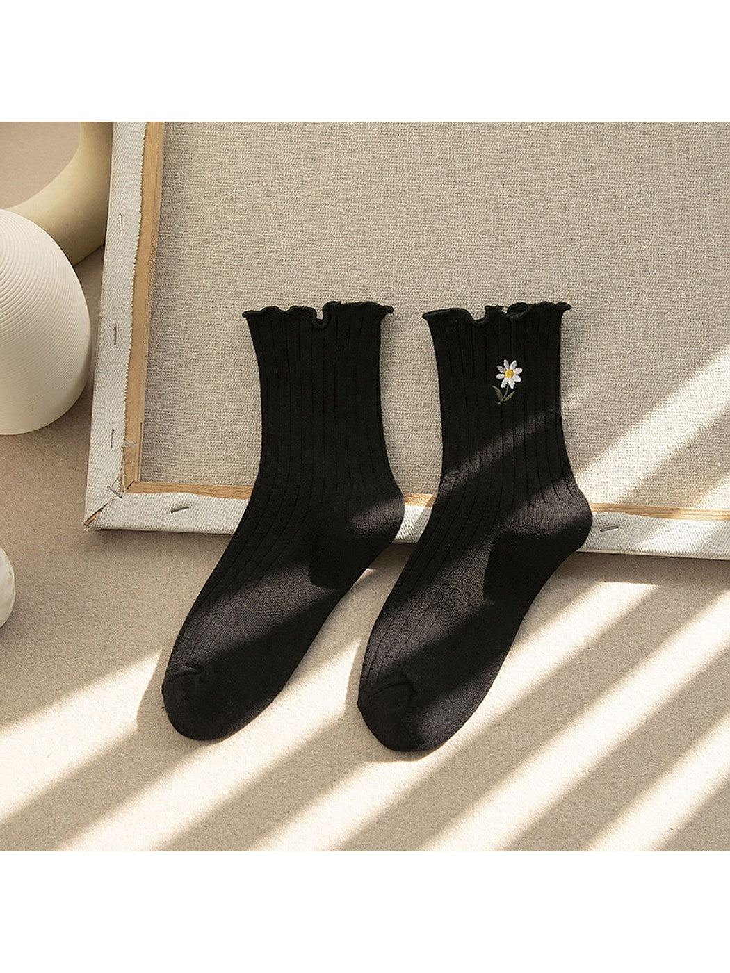 Rufia - Ruffle Trim Flower Embroidery Crew Socks