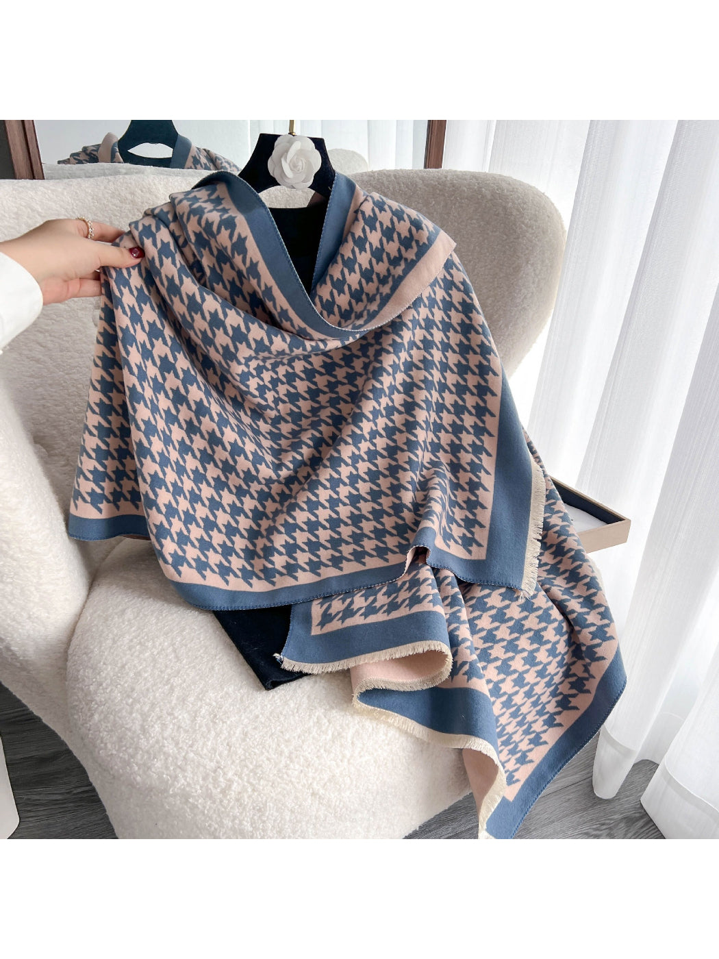 Scarvii - Retro Houndstooth Pattern Winter Scarf