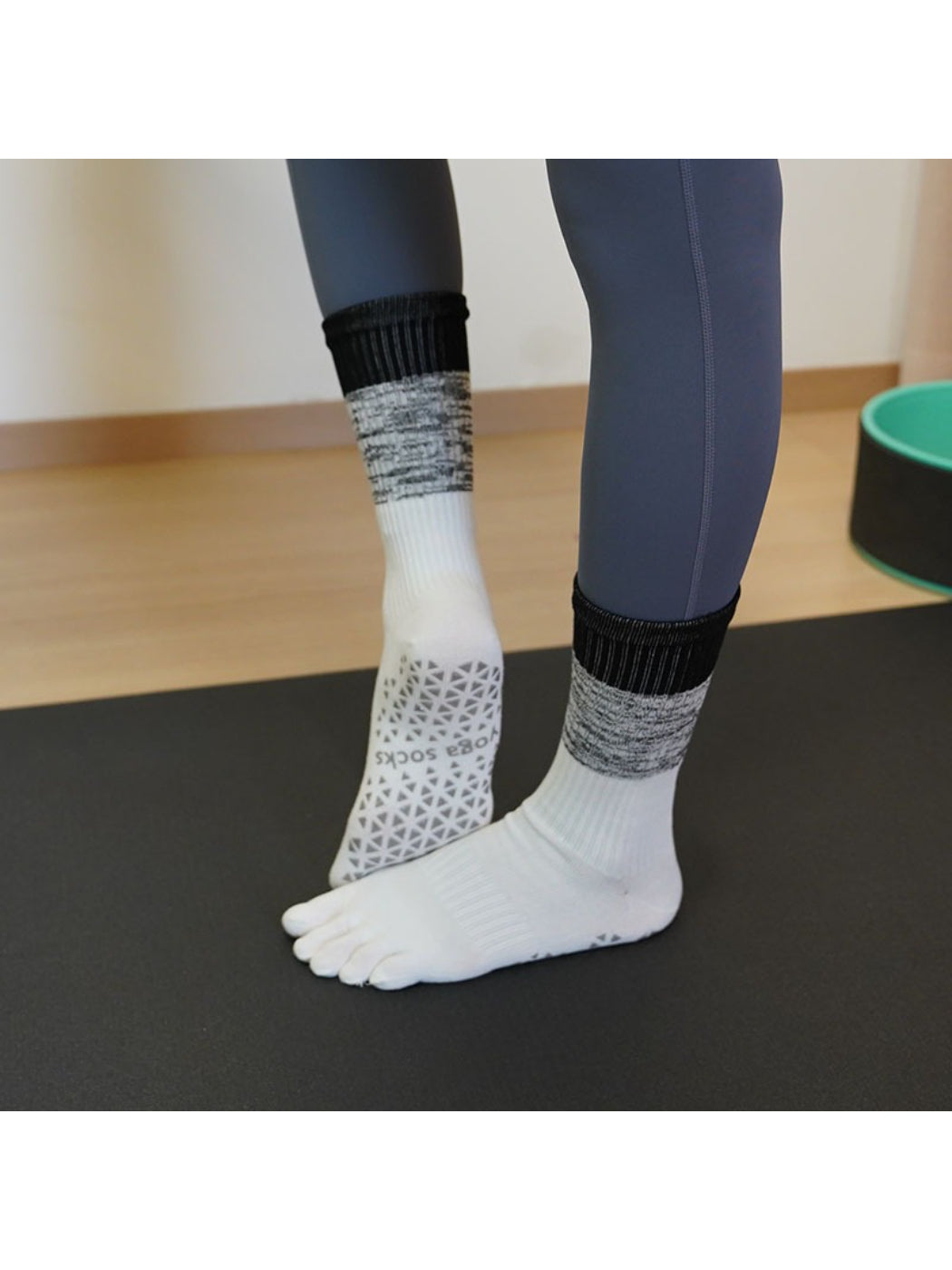 Rufia – Gradient Five-Toe Grip Yoga Socks