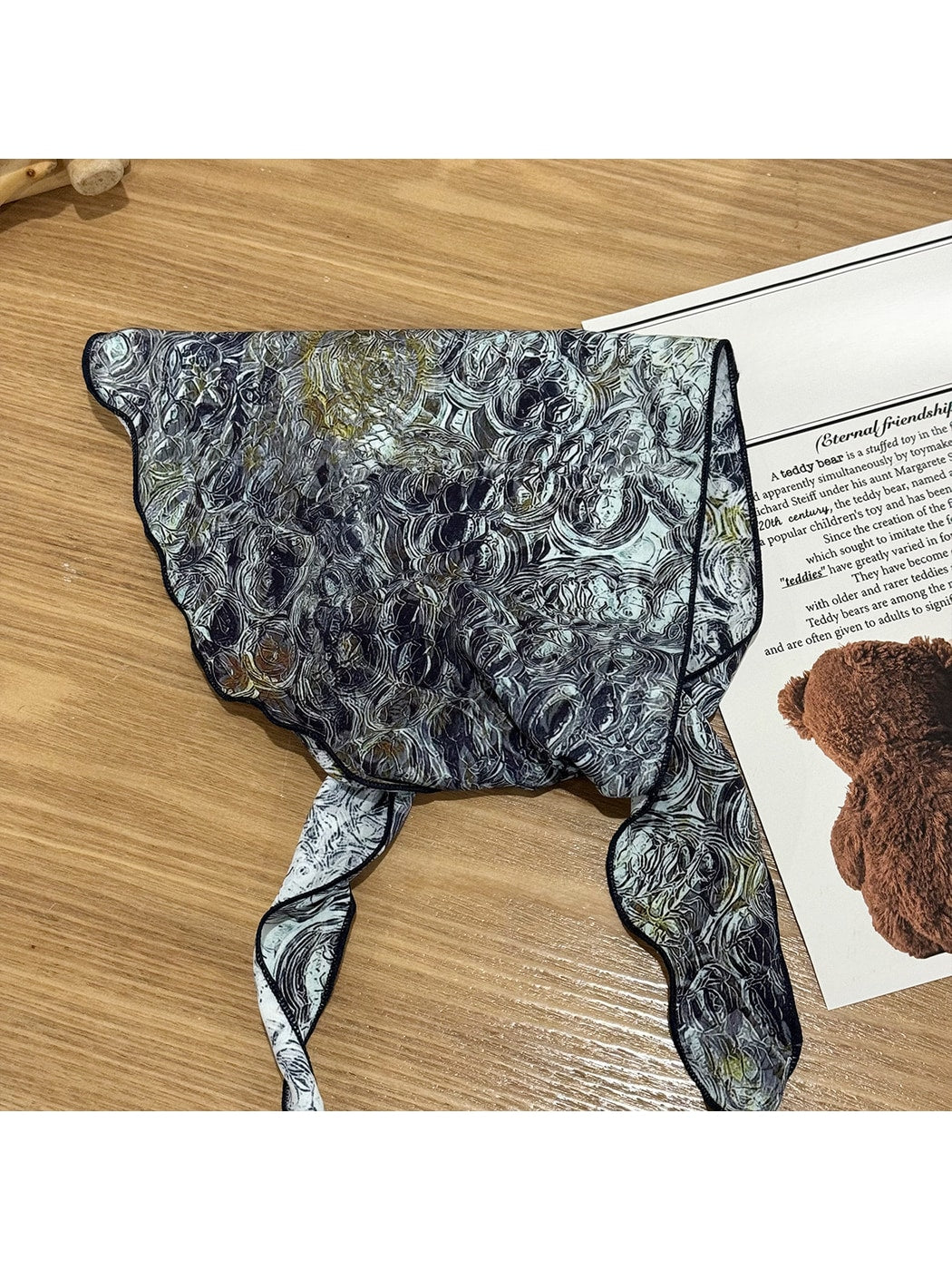 Scarvii - Printed Twill Pattern Triangle Bandana