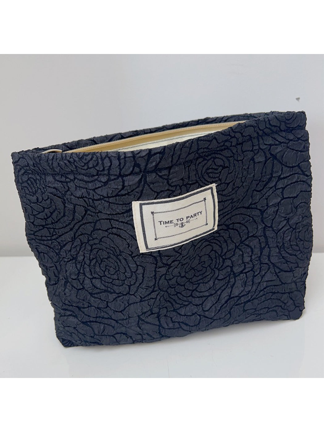 Cosbai - Rose Pattern Textured Cosmetic Pouch