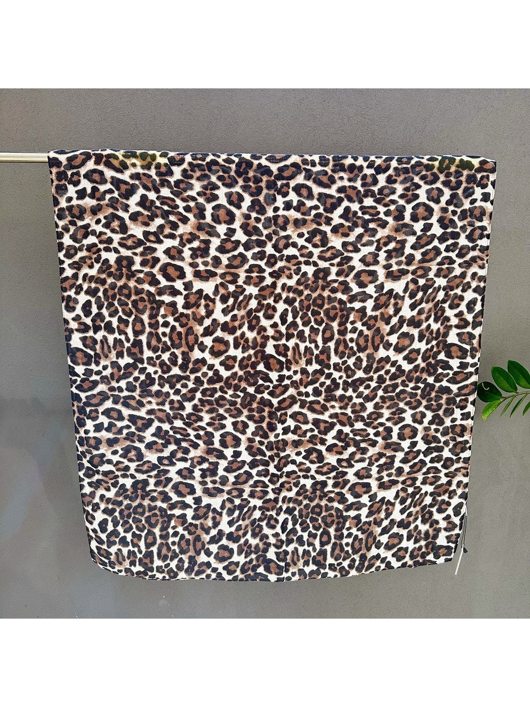 Scarvii - Elegant Leopard Print Fashion Scarf