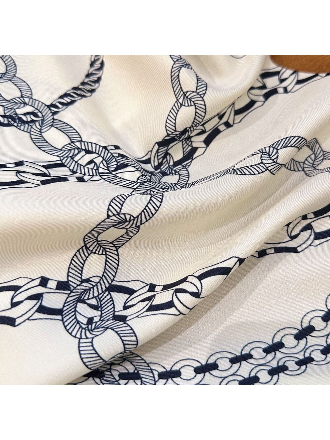 Scarvii - Chain Print Contrast Border Triangle Bandana