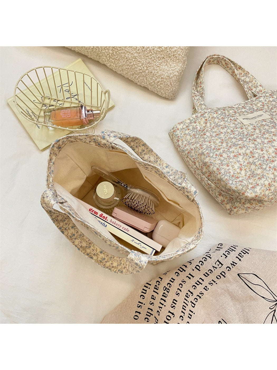 Cosbai - Vintage Floral Everyday Tote