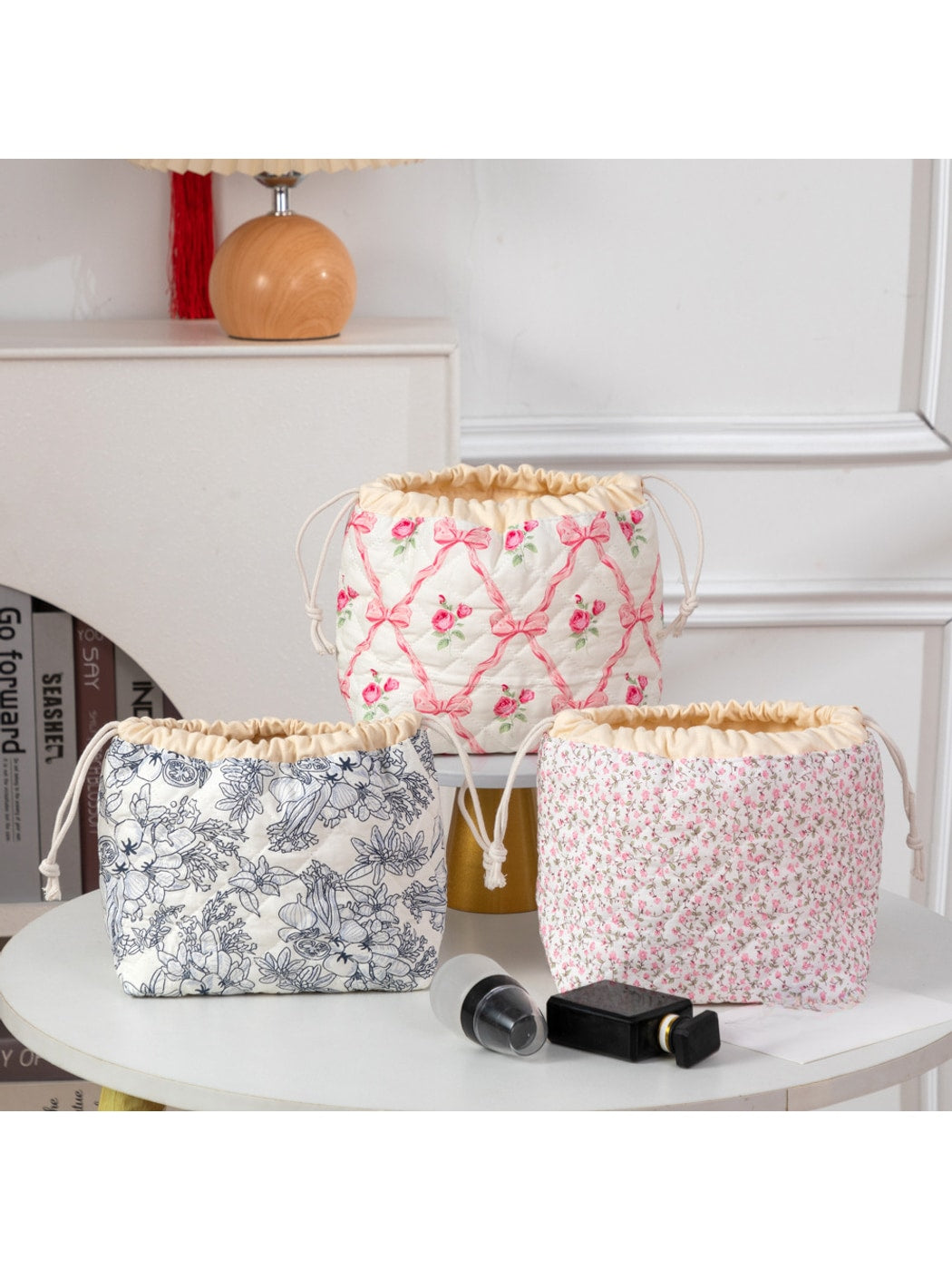 Cosbai - Quilted Round Drawstring Cosmetic Bag