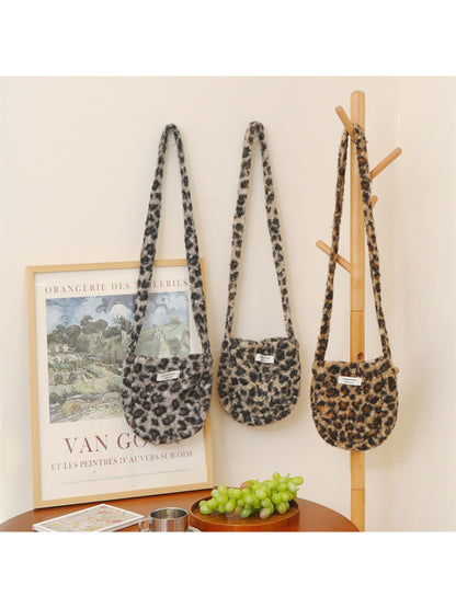Cosbai - Plush Leopard & Heart Crossbody Bag