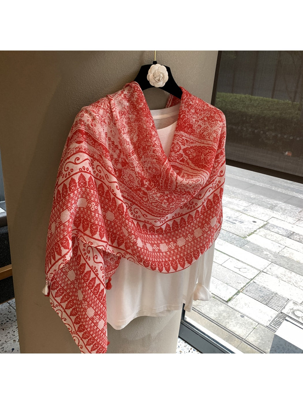 Scarvii - Retro Geometric Print Tassel Trim Shawl