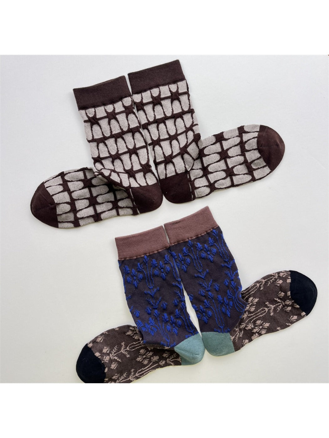 Rufia – Embossed Floral Geometric Mid-Calf Socks