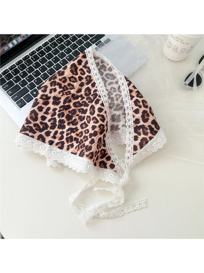 Scarvii - Lace-Trim Patchwork Triangle Scarf