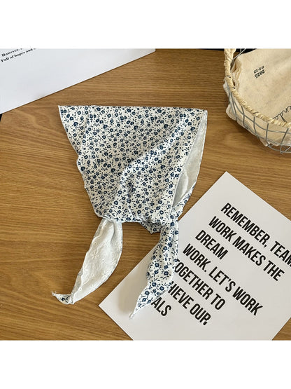 Scarvii - Ditsy Print Wavy Edge Triangle Bandana