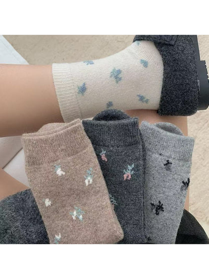 Rufia - Soft Floral Pattern Crew Socks product image 1