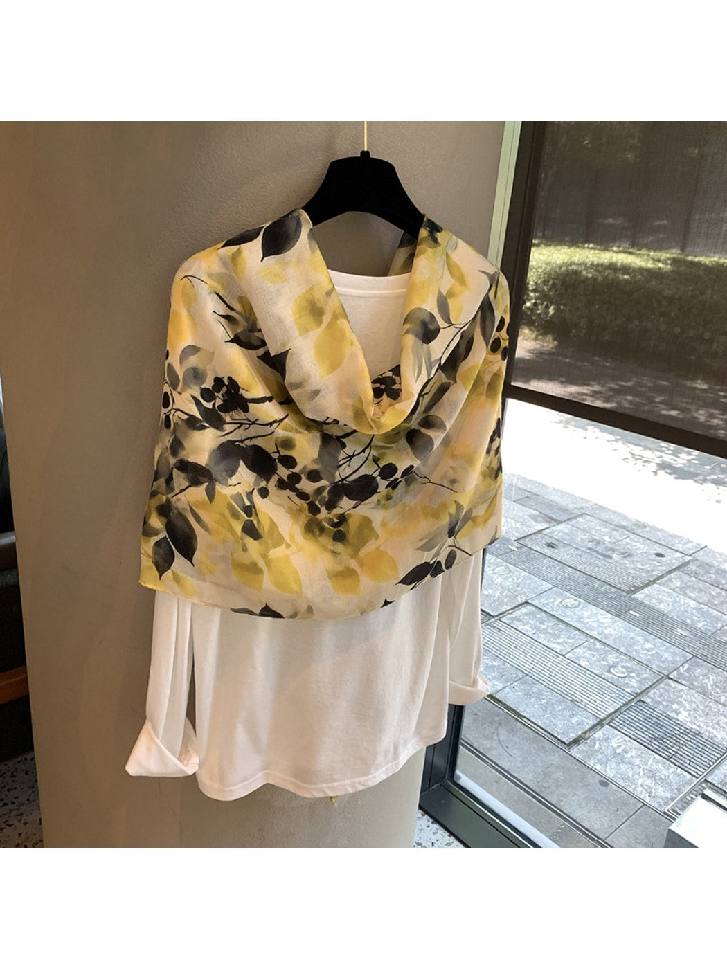 Scarvii - Botanical Print Plain Weave Shawl Scarf