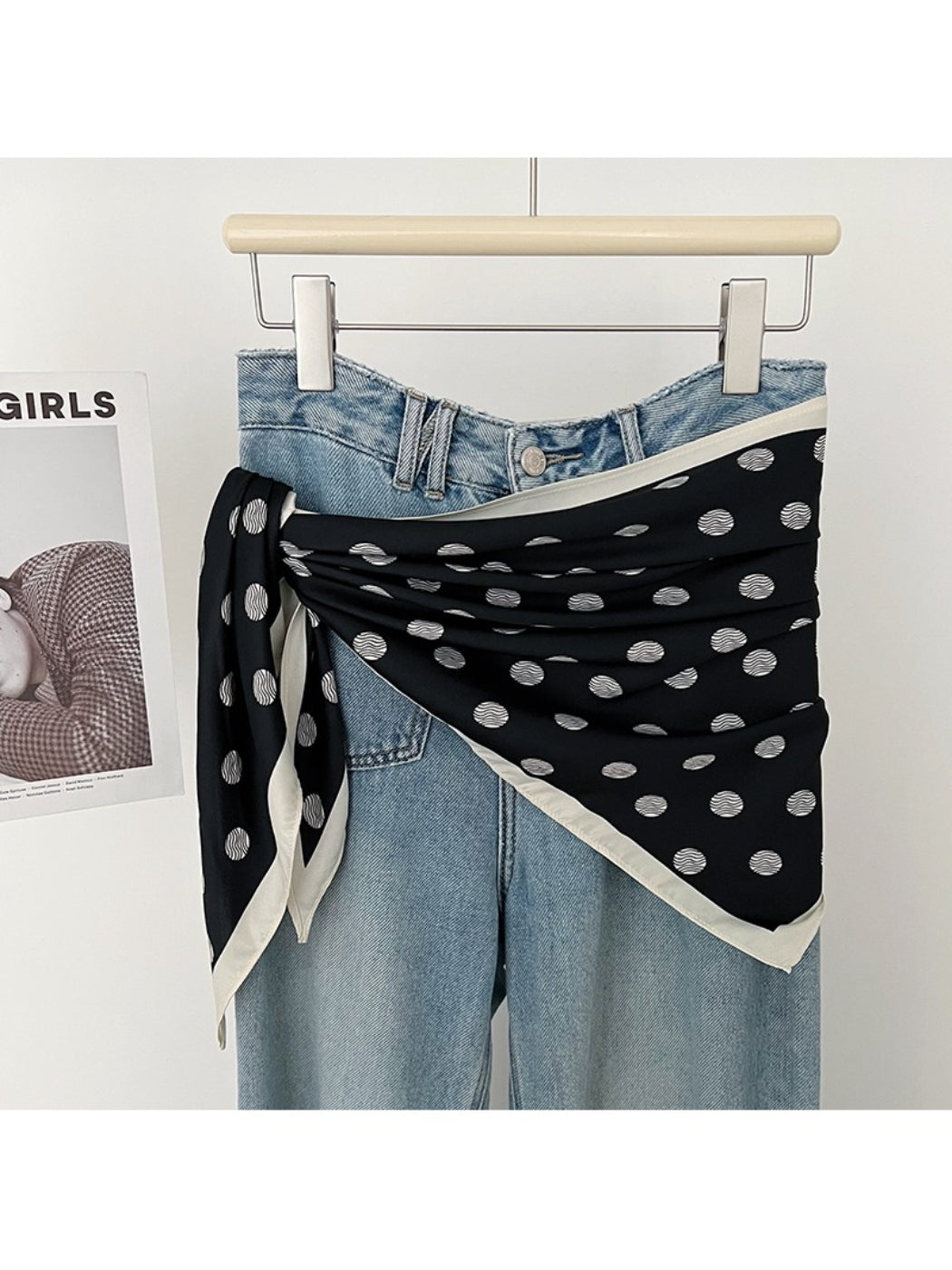Scarvii Classic Polka Dot Triangle Scarf