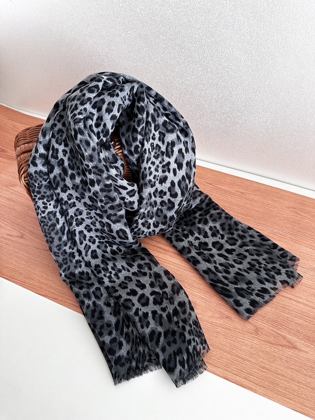 Scarvii - Leopard Print Long Scarf